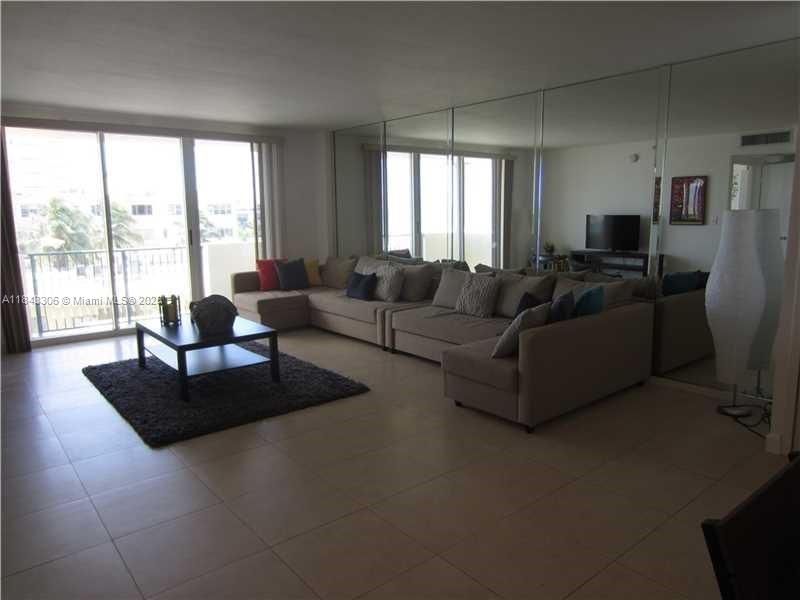 9195 Collins Ave 504, Surfside, FL, 33154/$479,000 2 9195 Collins Ave 504