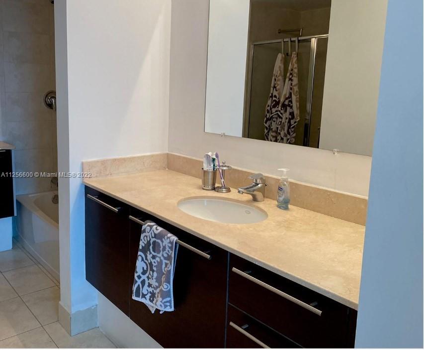 QUANTUM ON THE BAY CONDO - Residential