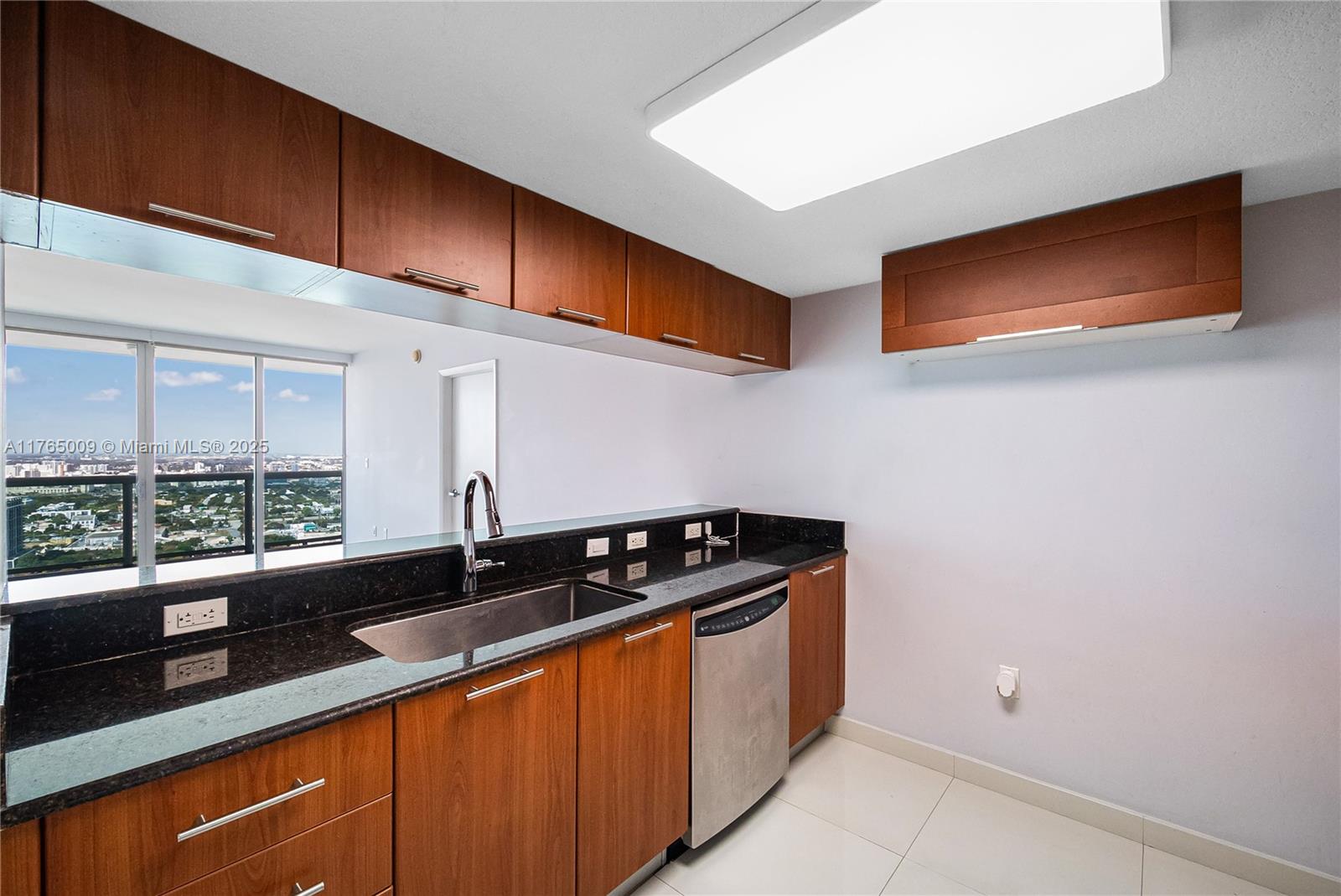 1800 N Bayshore Dr 4110