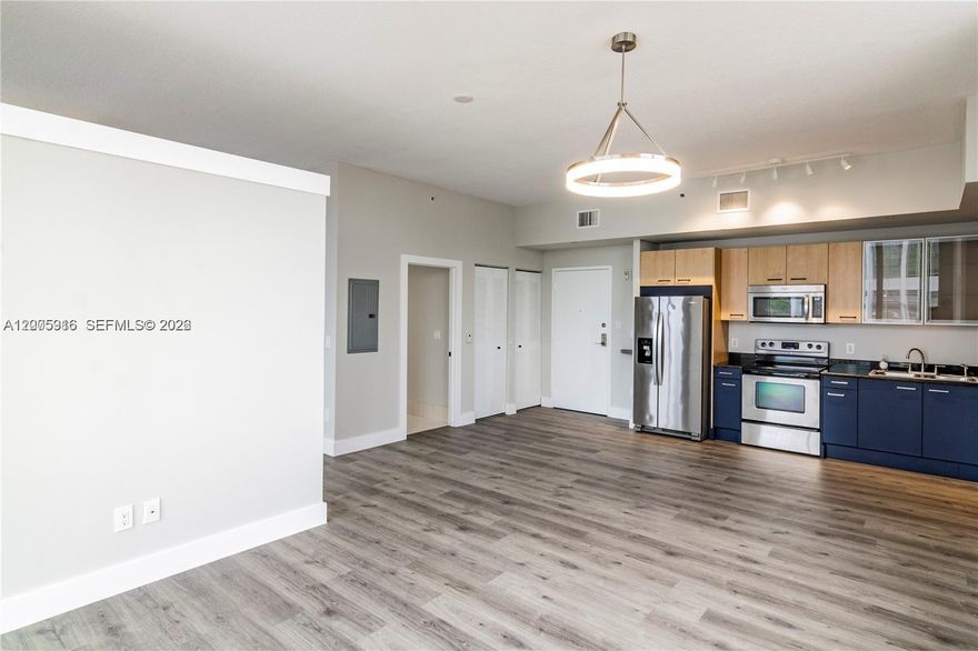 Penthouse Unit completely renovated 1/1 including washer/dryer inside unit with 10 ft ceilings. Most convenient parking spot in garage near elevator and no neighbors. Centrally located in close proximity to Jackson Memorial Hospital, UM, SR836, I-95 & Downtown Miami. Secured entrance & pool. 24 hrs notice for showings.