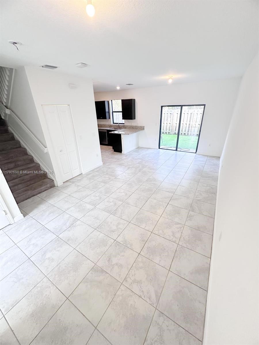 VIA VENTURA NEIGHBORHOOD - Residential