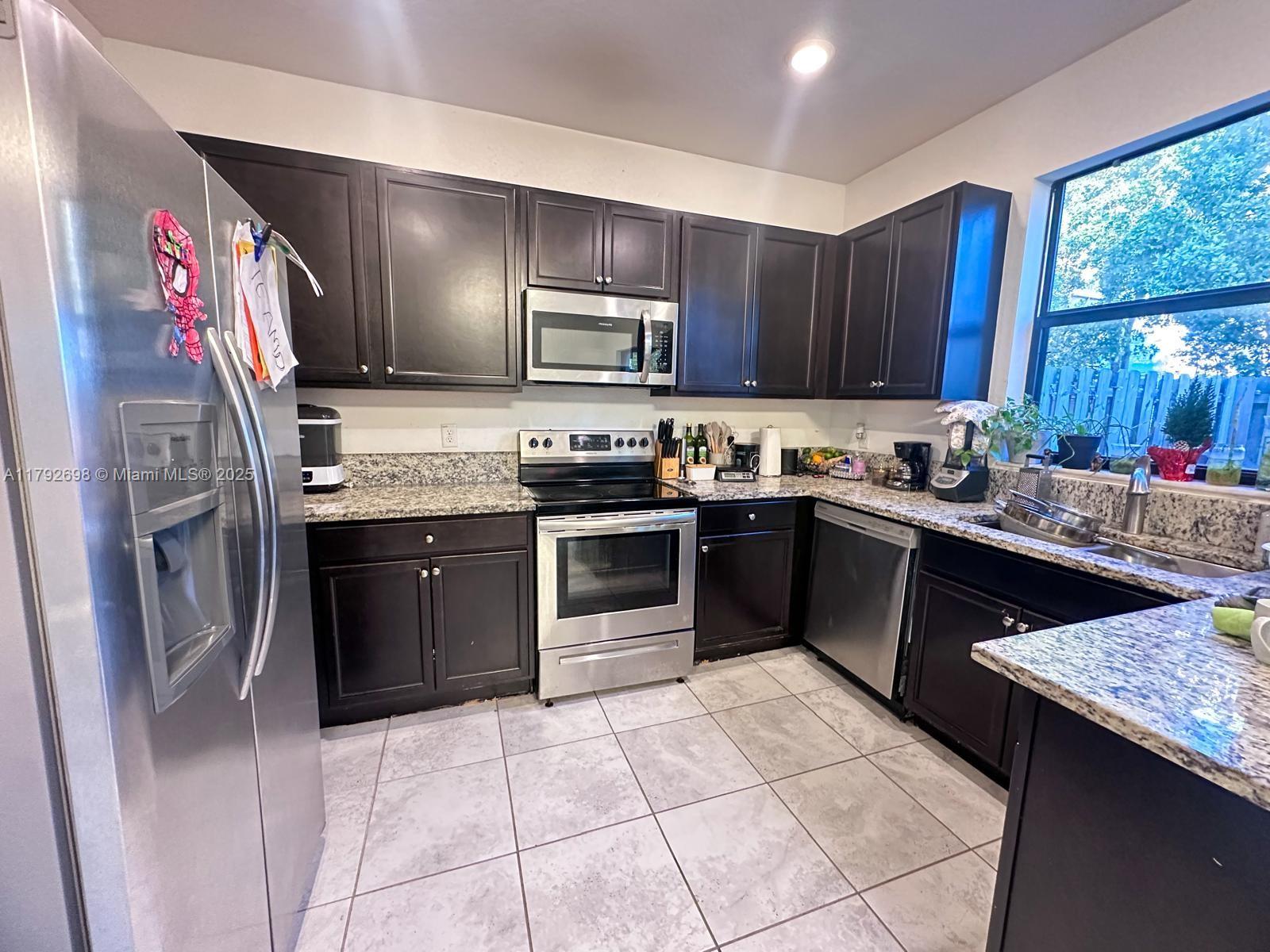 VIA VENTURA NEIGHBORHOOD - Residential