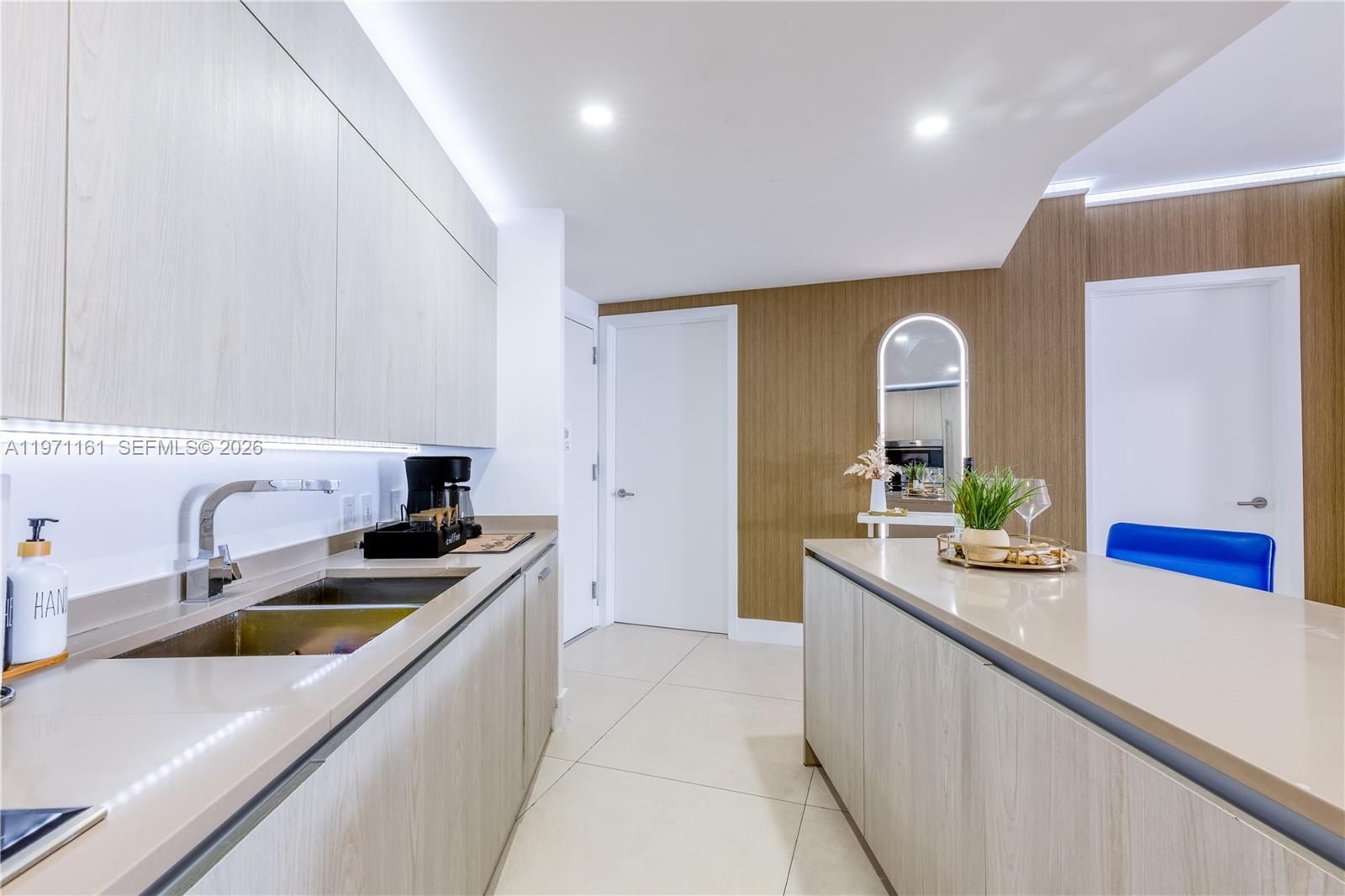 4111 SOUTH OCEAN DRIVE CO - Residential