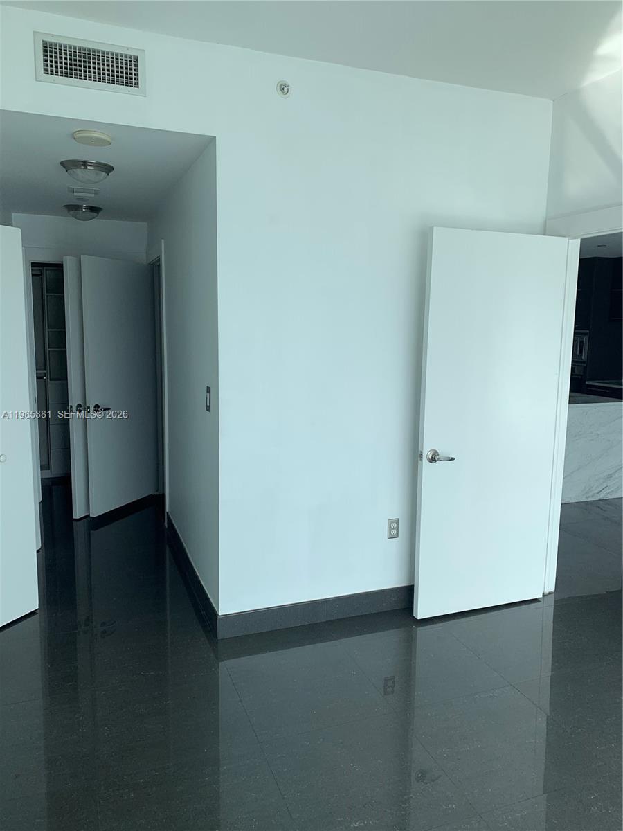 900 BISCAYNE BAY CONDO - Residential Lease