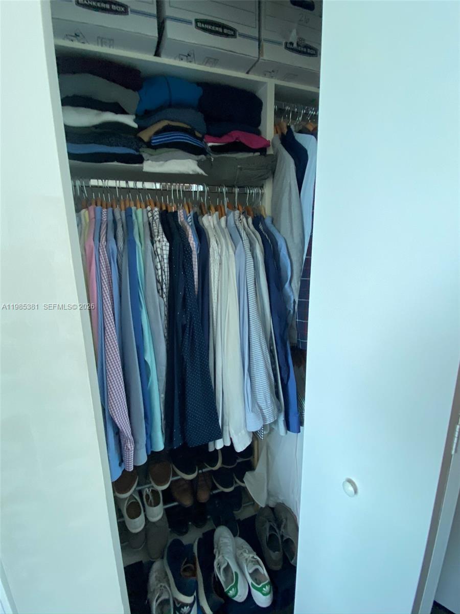 900 BISCAYNE BAY CONDO - Residential Lease