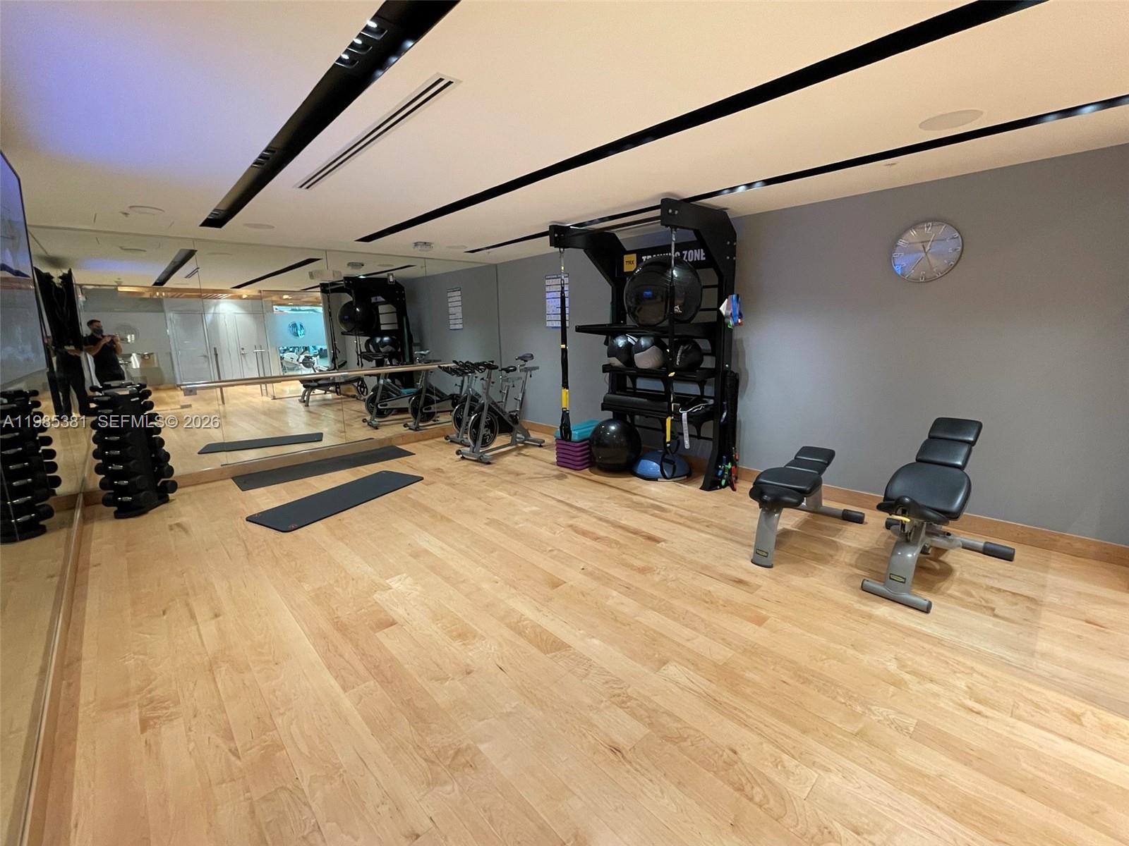 900 BISCAYNE BAY CONDO - Residential Lease