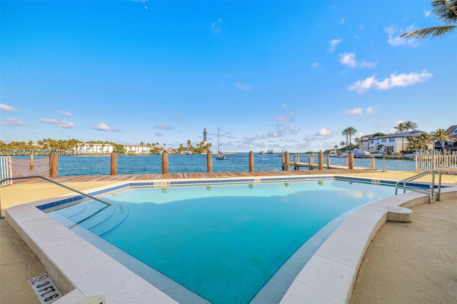 HILLSBORO SHORES EXECUTIV - Residential Lease