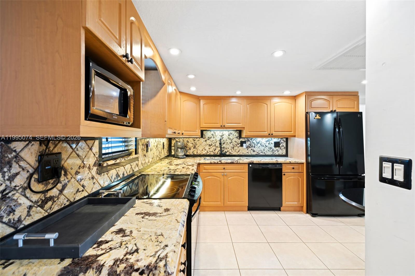 HILLSBORO SHORES EXECUTIV - Residential Lease