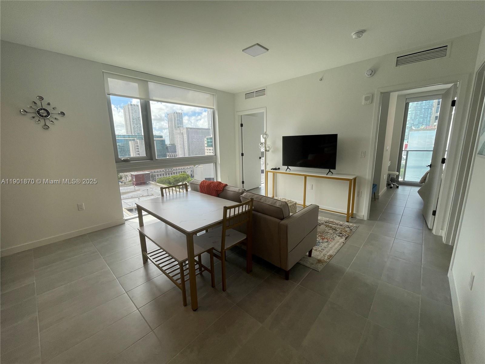227 NE 2nd St 1606