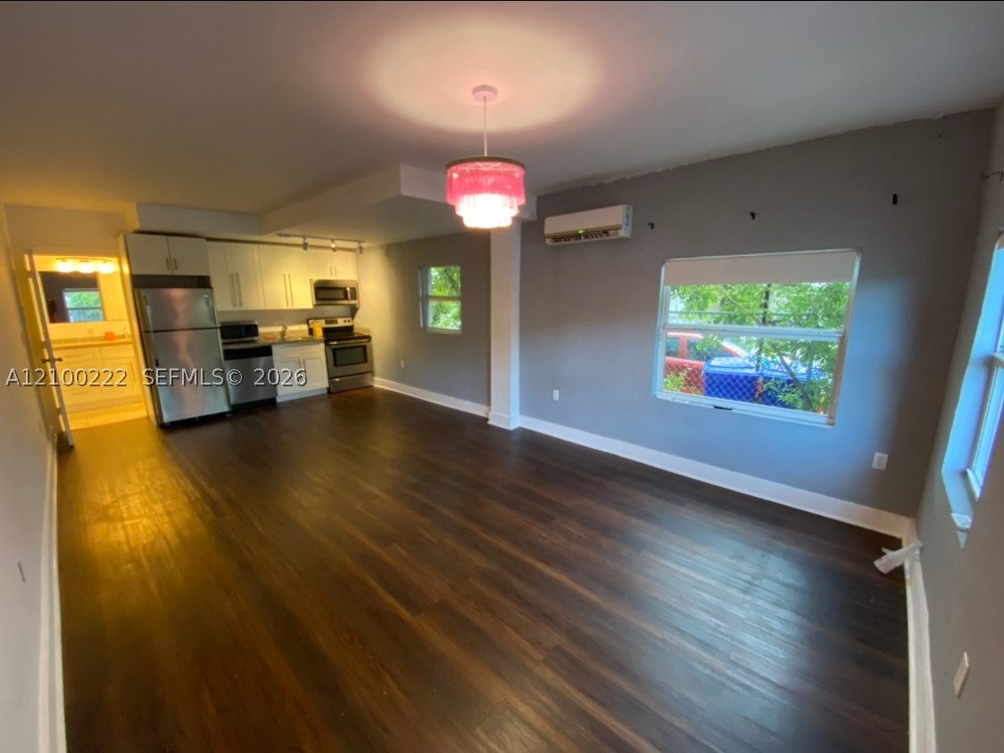 274 NW 32nd St 1