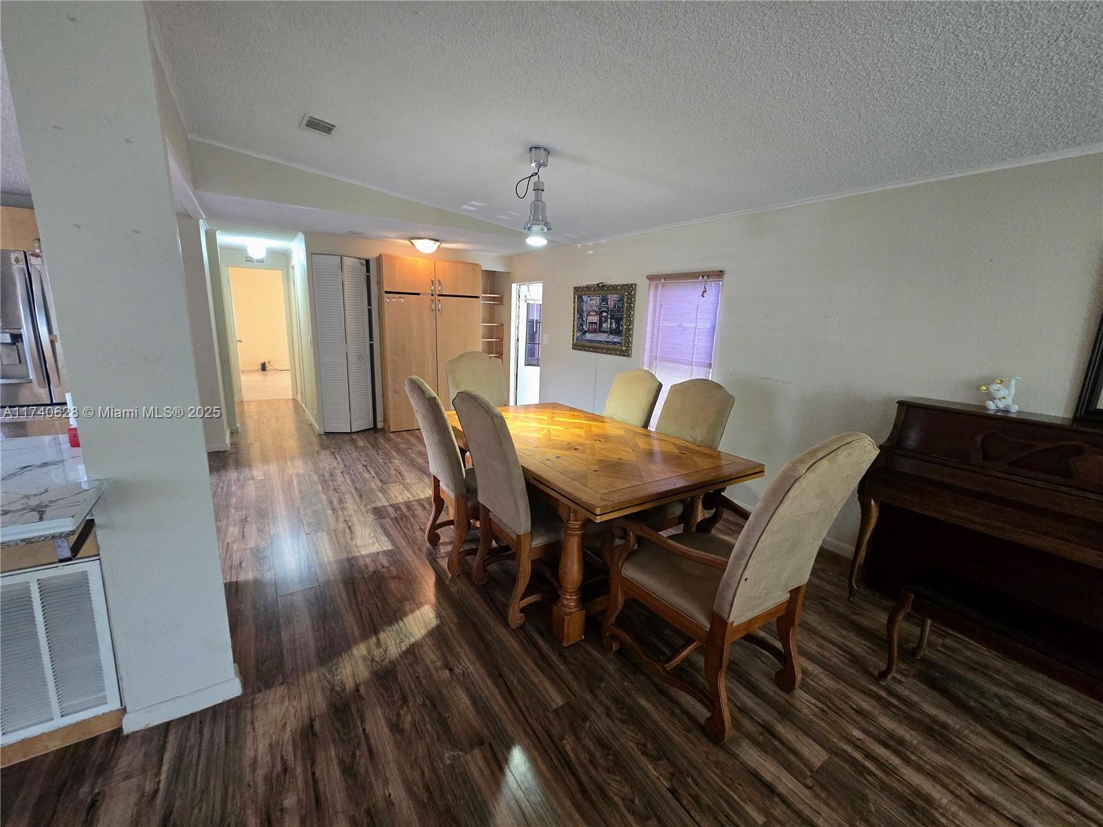 5010 Sw 30th Ave, Dania Beach, Miami-Dade County, Florida - 2 Bedrooms  
2 Bathrooms - 