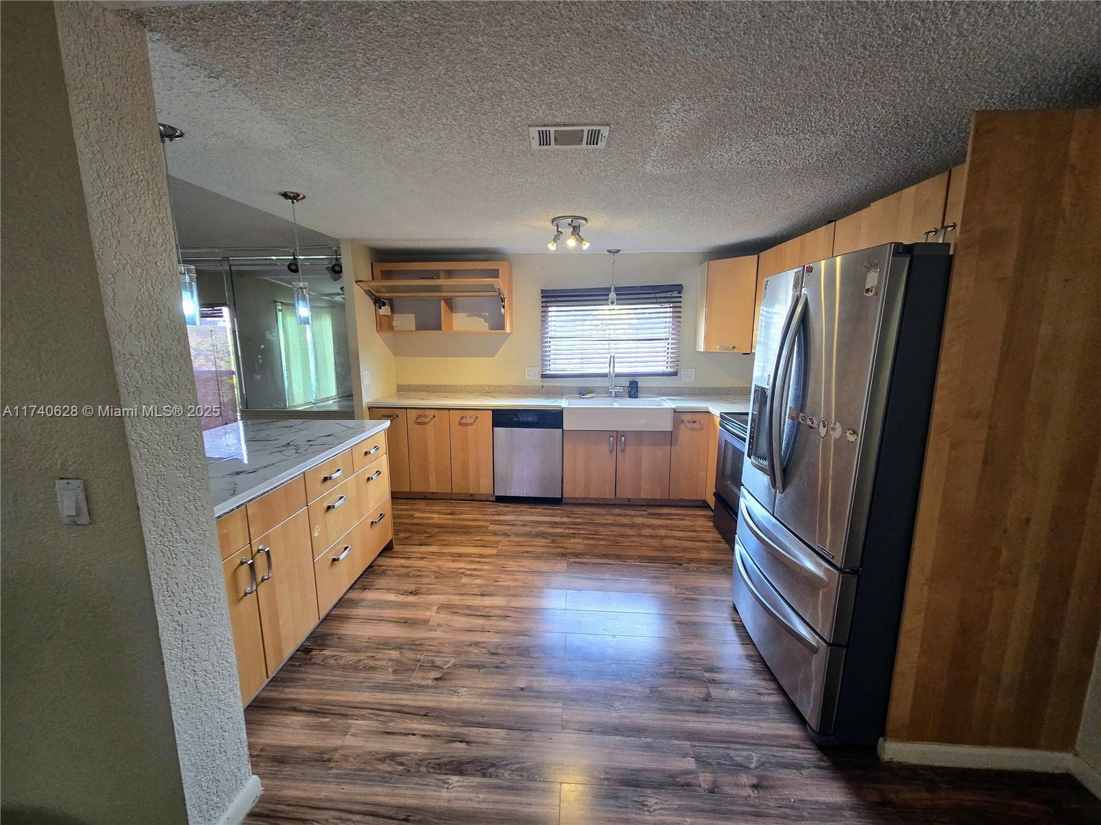 RAVENSWOOD NORTH - Residential