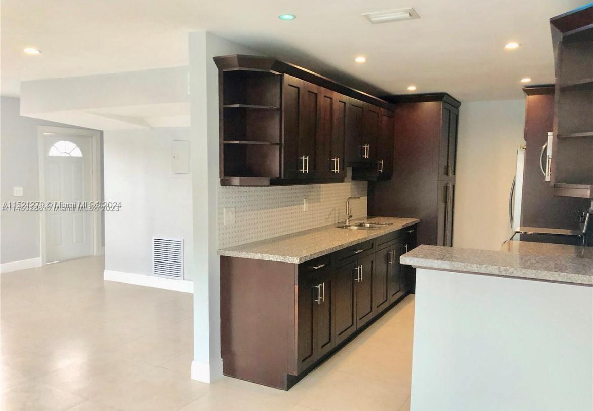 SEAGRAPE VILLAGE CONDO - Residential Lease