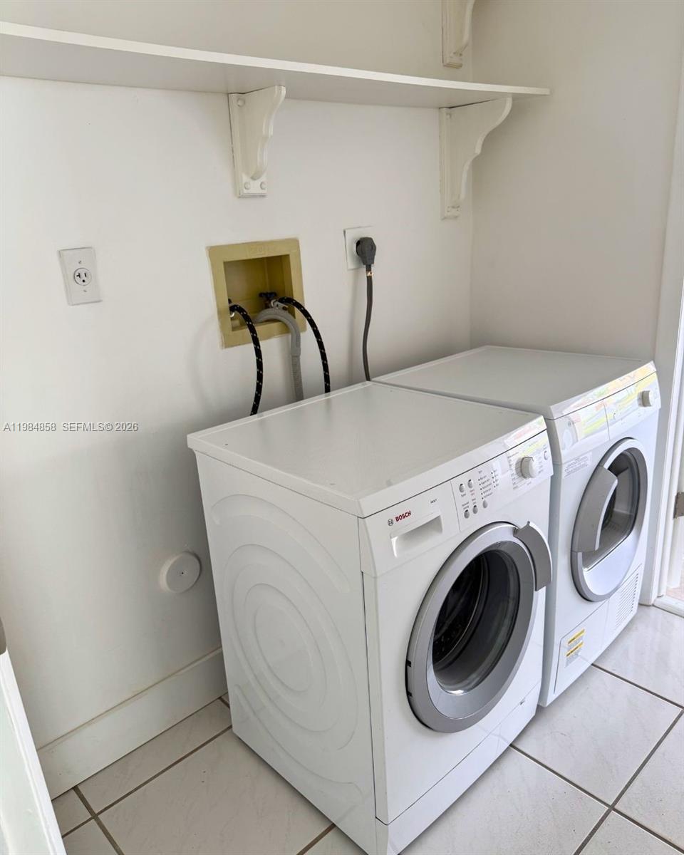 POINCIANA AT OAKS LANDING - Residential