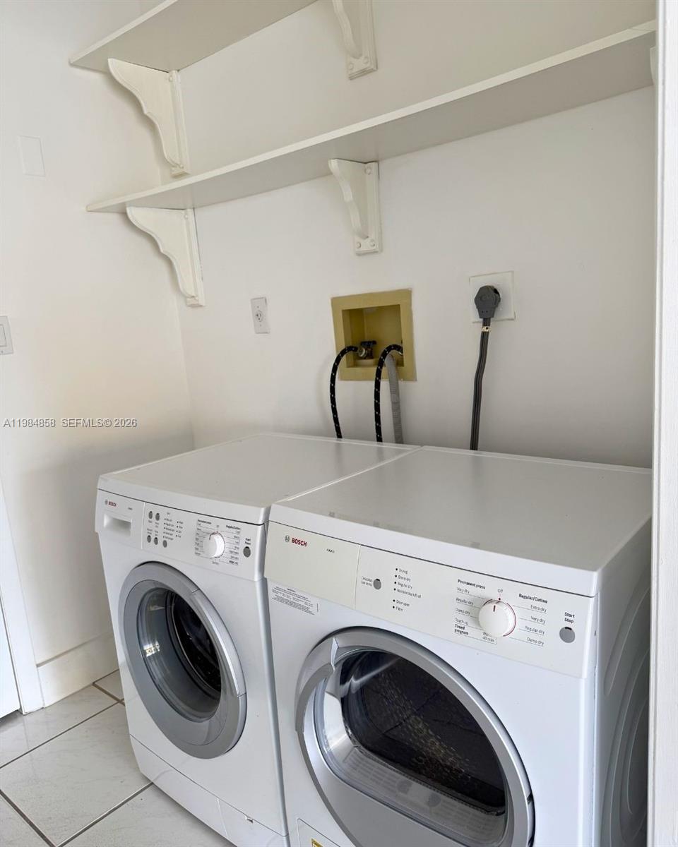 POINCIANA AT OAKS LANDING - Residential