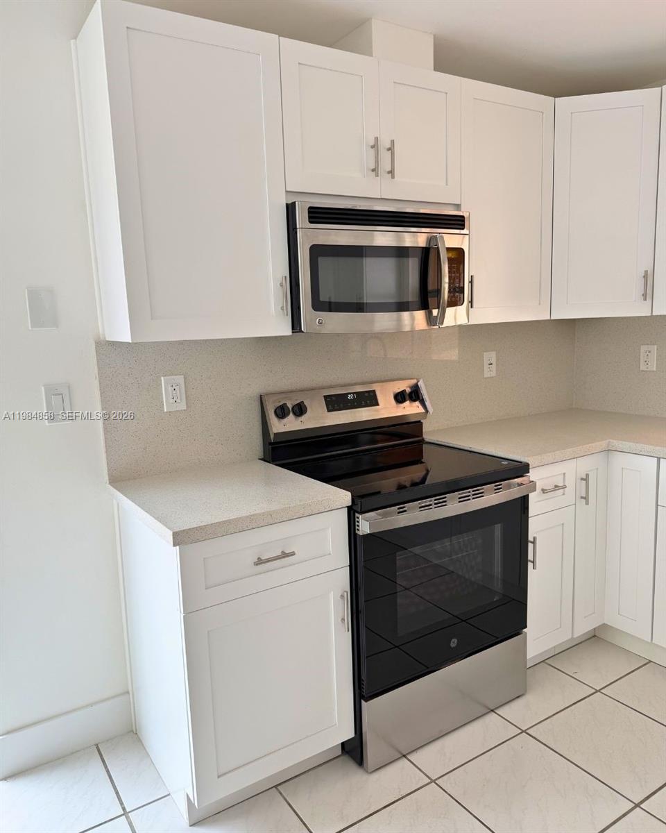 POINCIANA AT OAKS LANDING - Residential