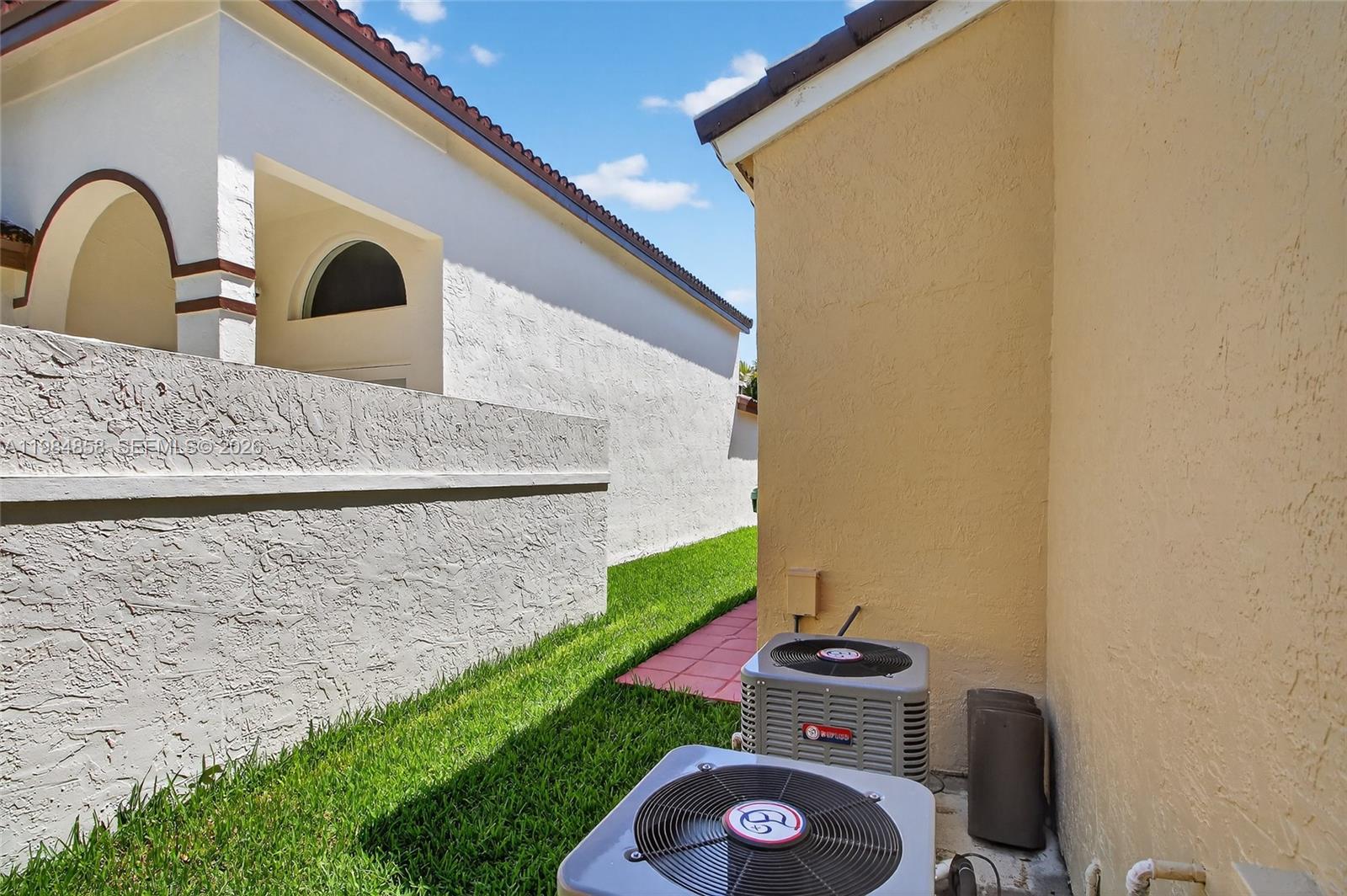 POINCIANA AT OAKS LANDING - Residential