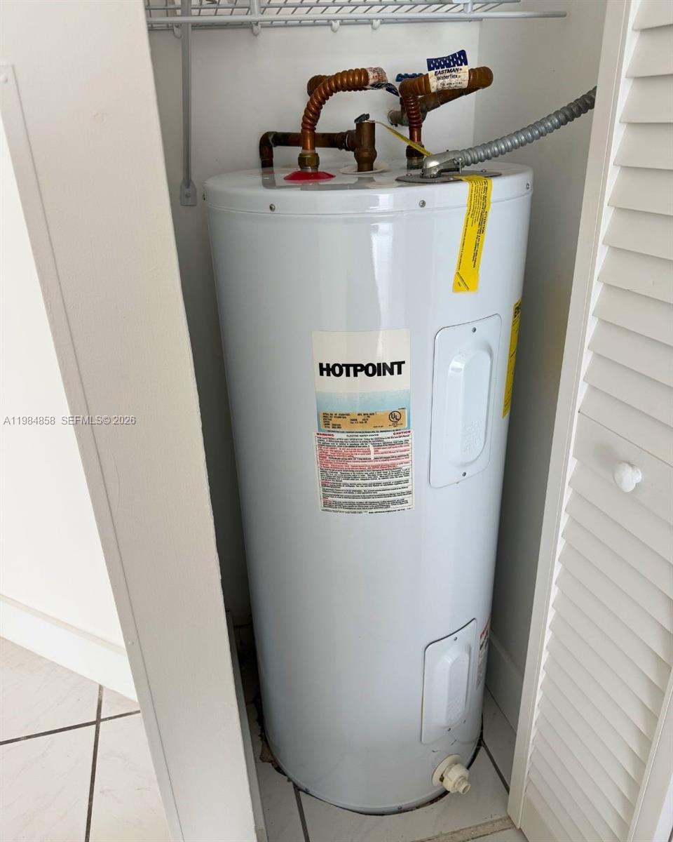 POINCIANA AT OAKS LANDING - Residential