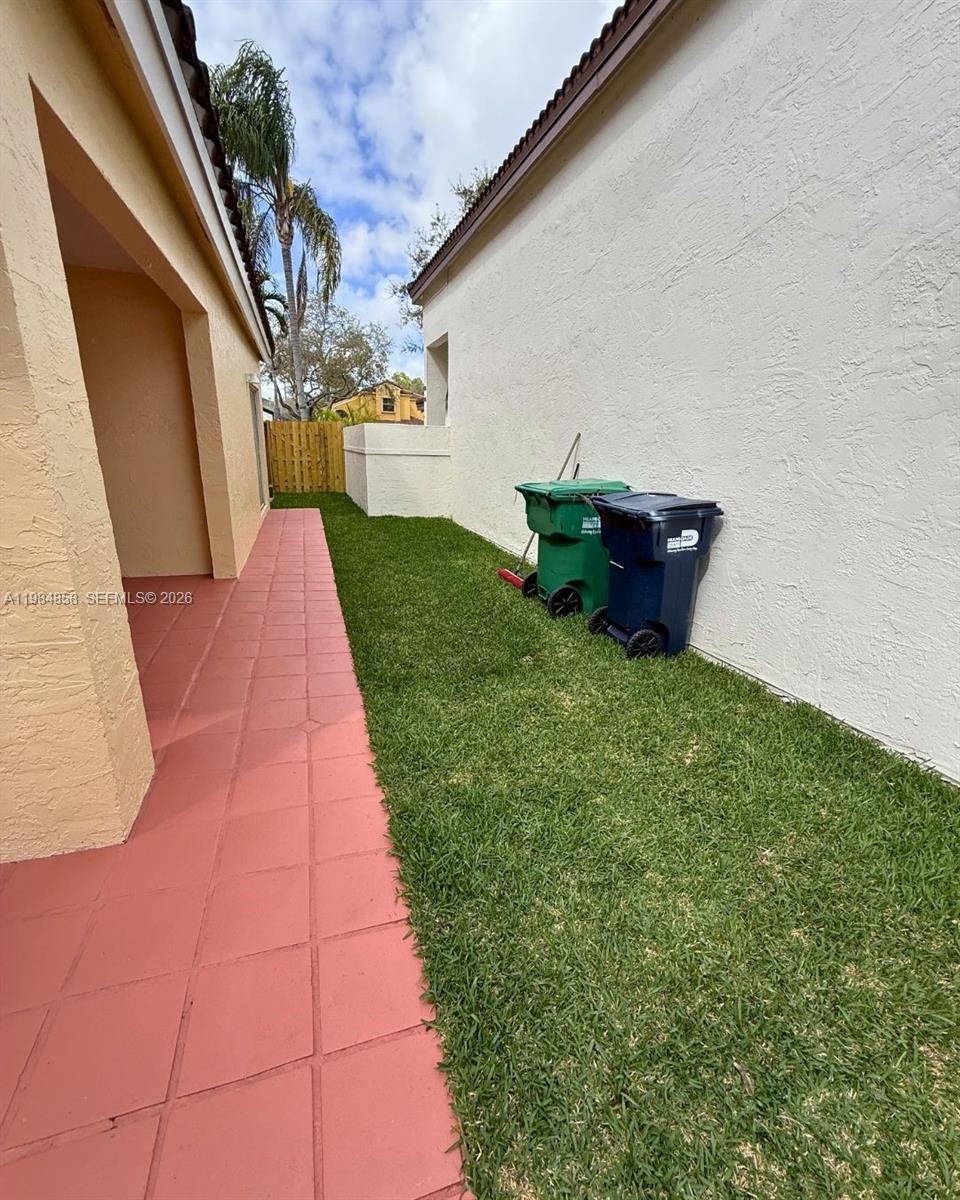 POINCIANA AT OAKS LANDING - Residential