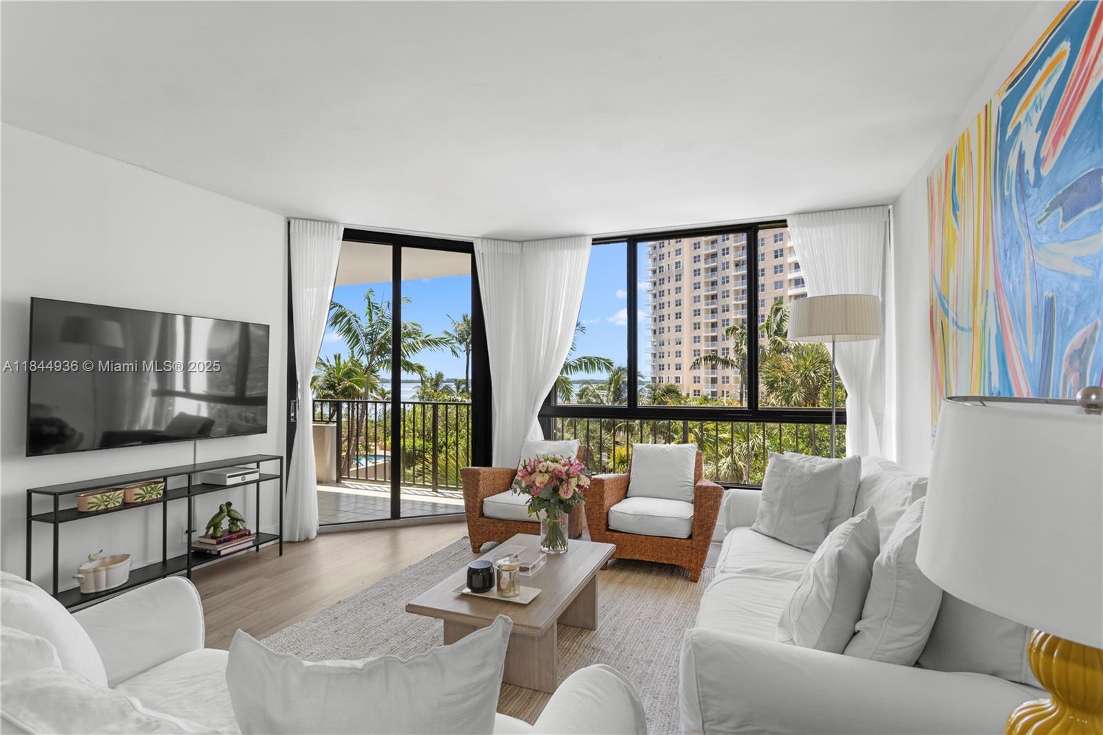 Bright and Spacious 2 Beds|2 Baths in the exclusive Brickell Key. Very well kept unit with new floors and black outs. Amazing Balcony to enjoy water view during the day and skyline city views at night. Brickell Key One offers great amenities such as racquet ball courts, children play area, tennis courts, bbq area, fitness center and more. 1.3 miles of jogging path around the Isle.