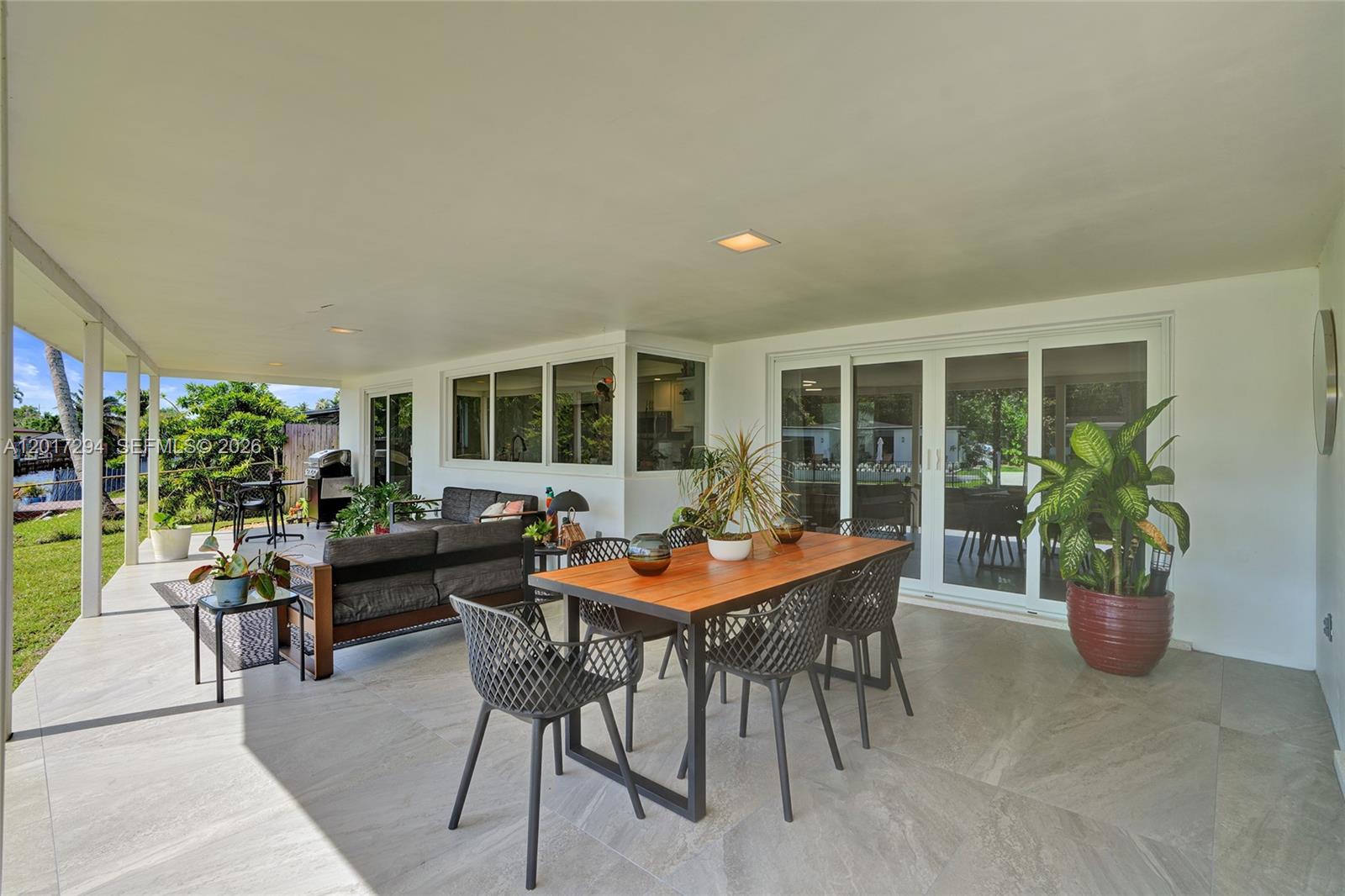 ROYAL PALM ACRES SECOND S - Residential
