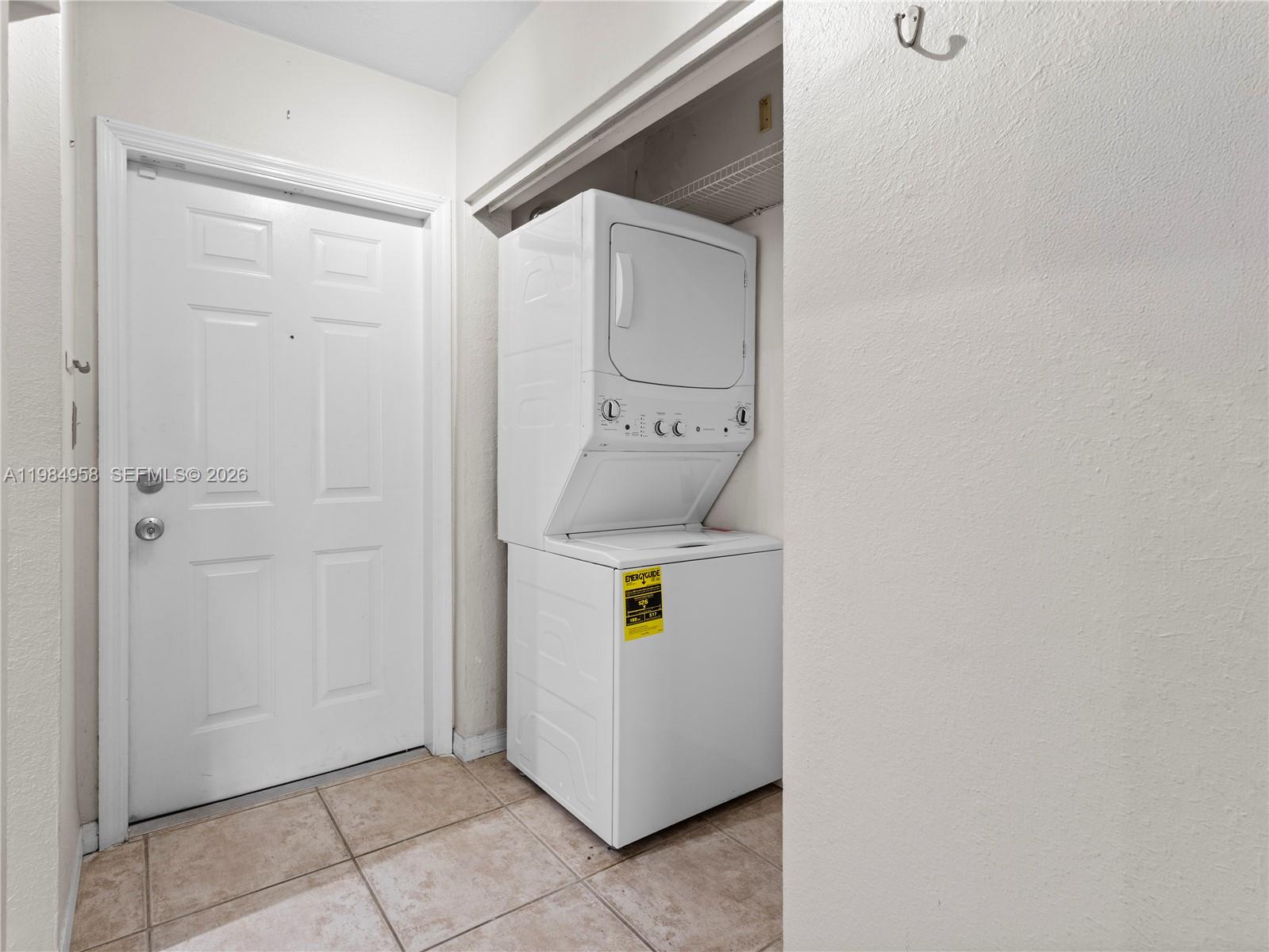 VILLAS OF PINECREST CONDO - Residential