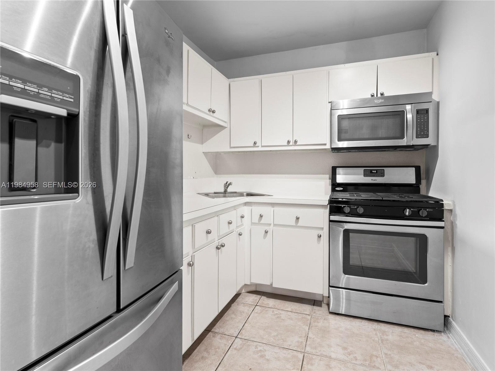 VILLAS OF PINECREST CONDO - Residential