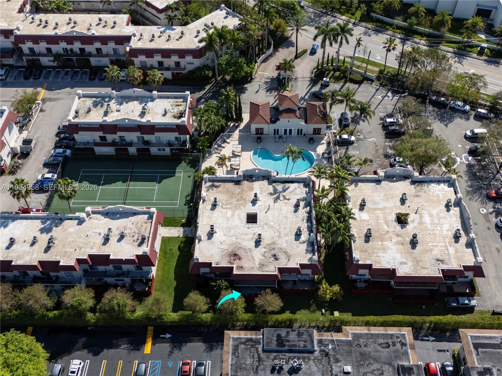 VILLAS OF PINECREST CONDO - Residential