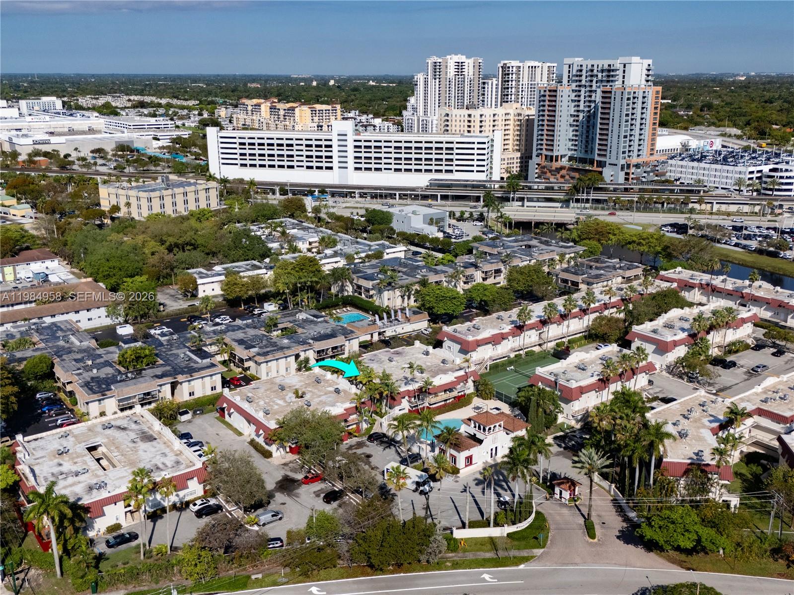 VILLAS OF PINECREST CONDO - Residential