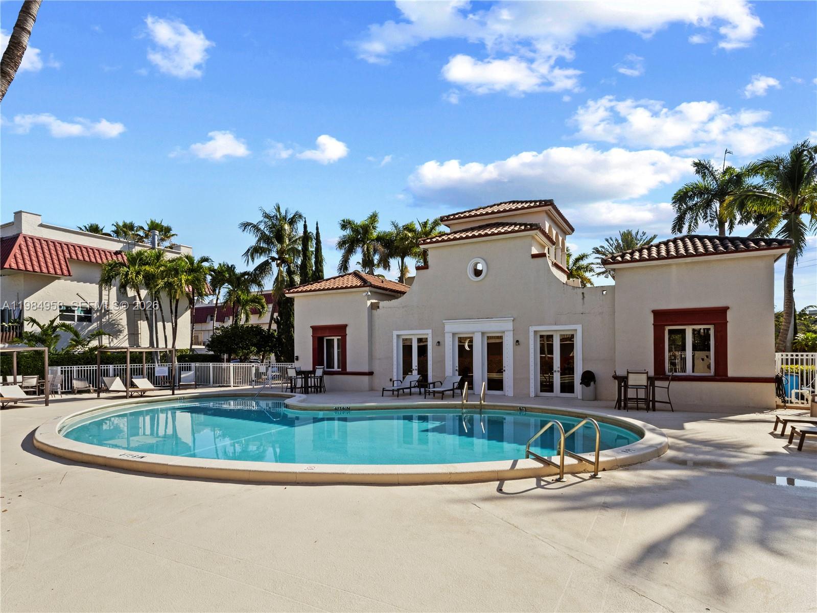 VILLAS OF PINECREST CONDO - Residential