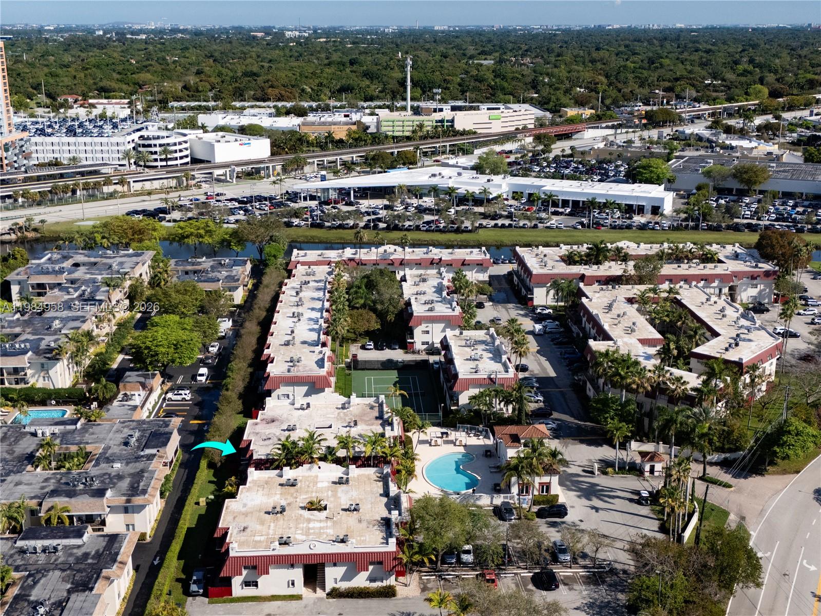 VILLAS OF PINECREST CONDO - Residential