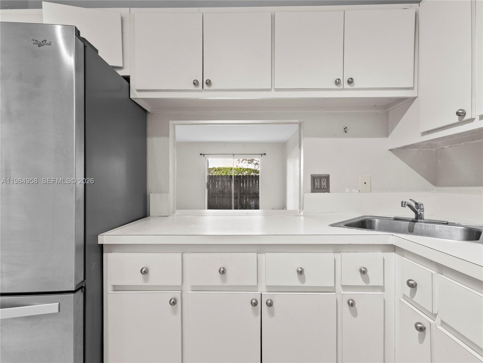 VILLAS OF PINECREST CONDO - Residential