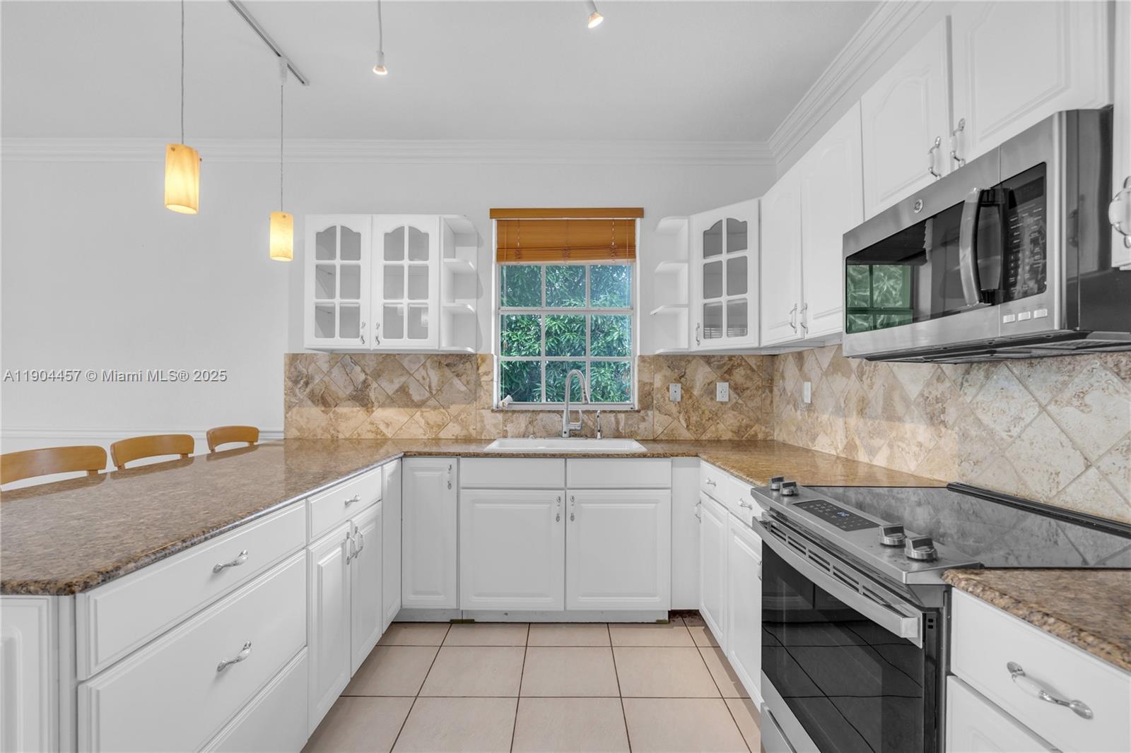 SUN-TAN VILLAGE SEC 1 - Residential Lease