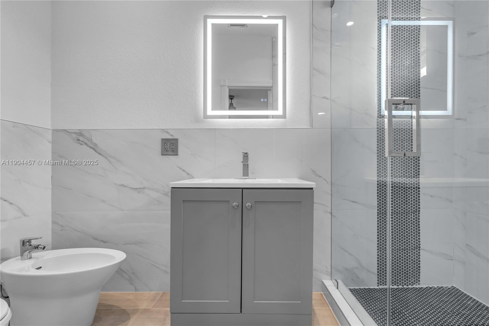 SUN-TAN VILLAGE SEC 1 - Residential Lease