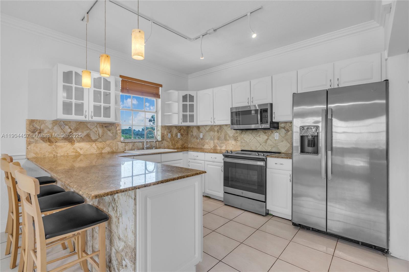 SUN-TAN VILLAGE SEC 1 - Residential Lease