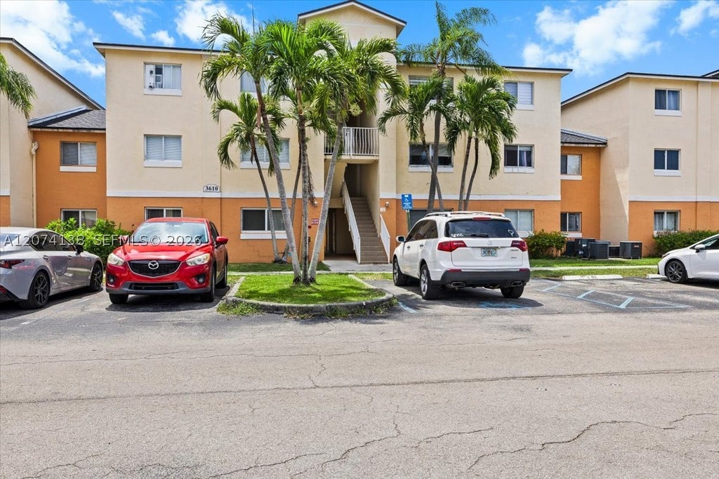 Photo of 3610 N 56th Ave #219, Hollywood, FL 33021 (MLS # A12074138)