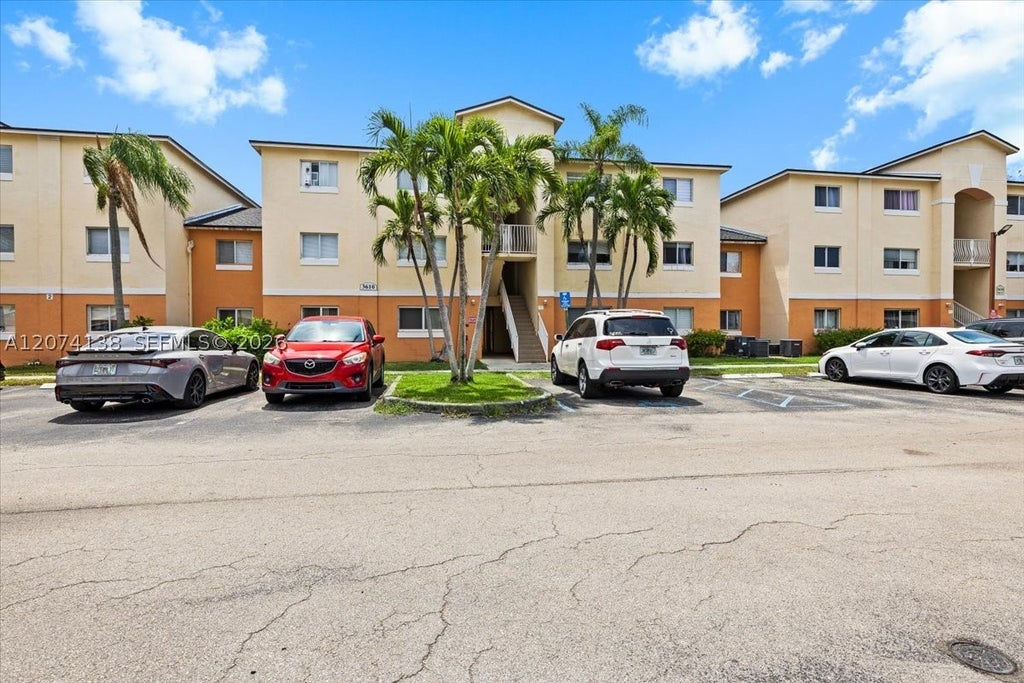 Photo of 3610 N 56th Ave #219, Hollywood, FL 33021 (MLS # A12074138)
