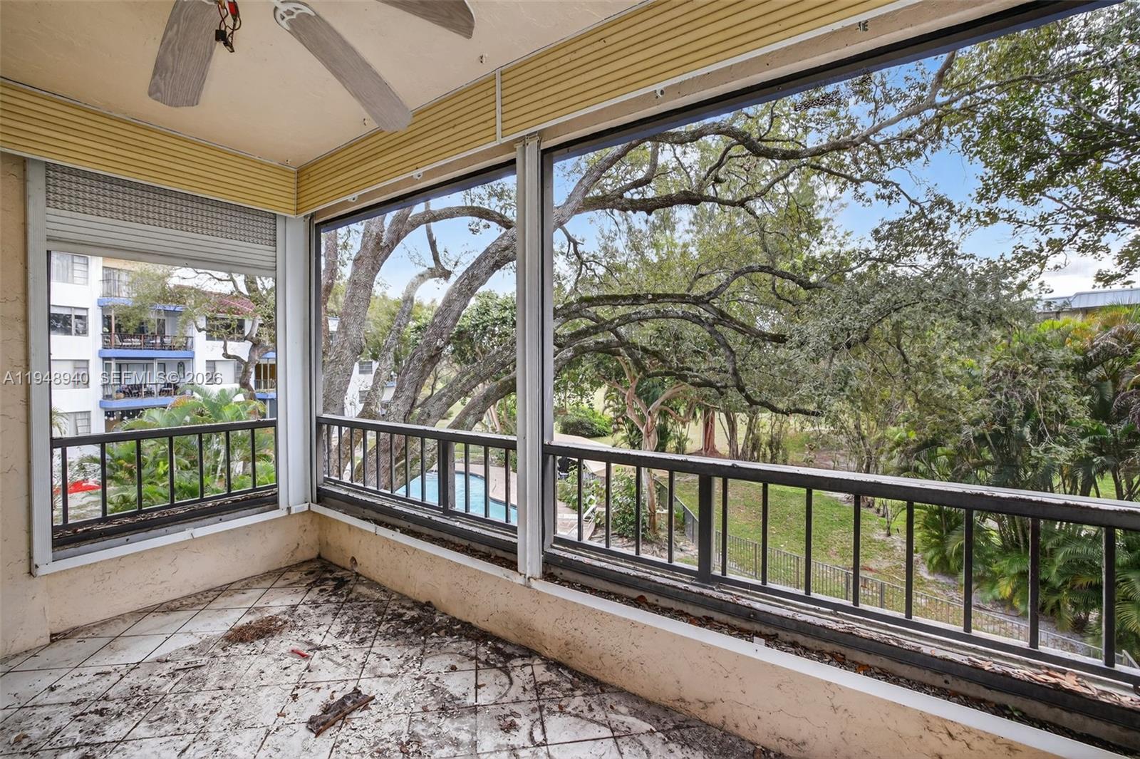 FALLS OF INVERRARY - Residential