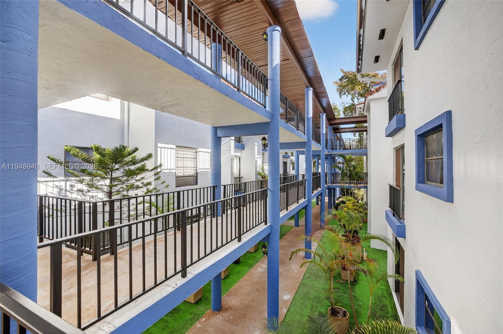 FALLS OF INVERRARY - Residential