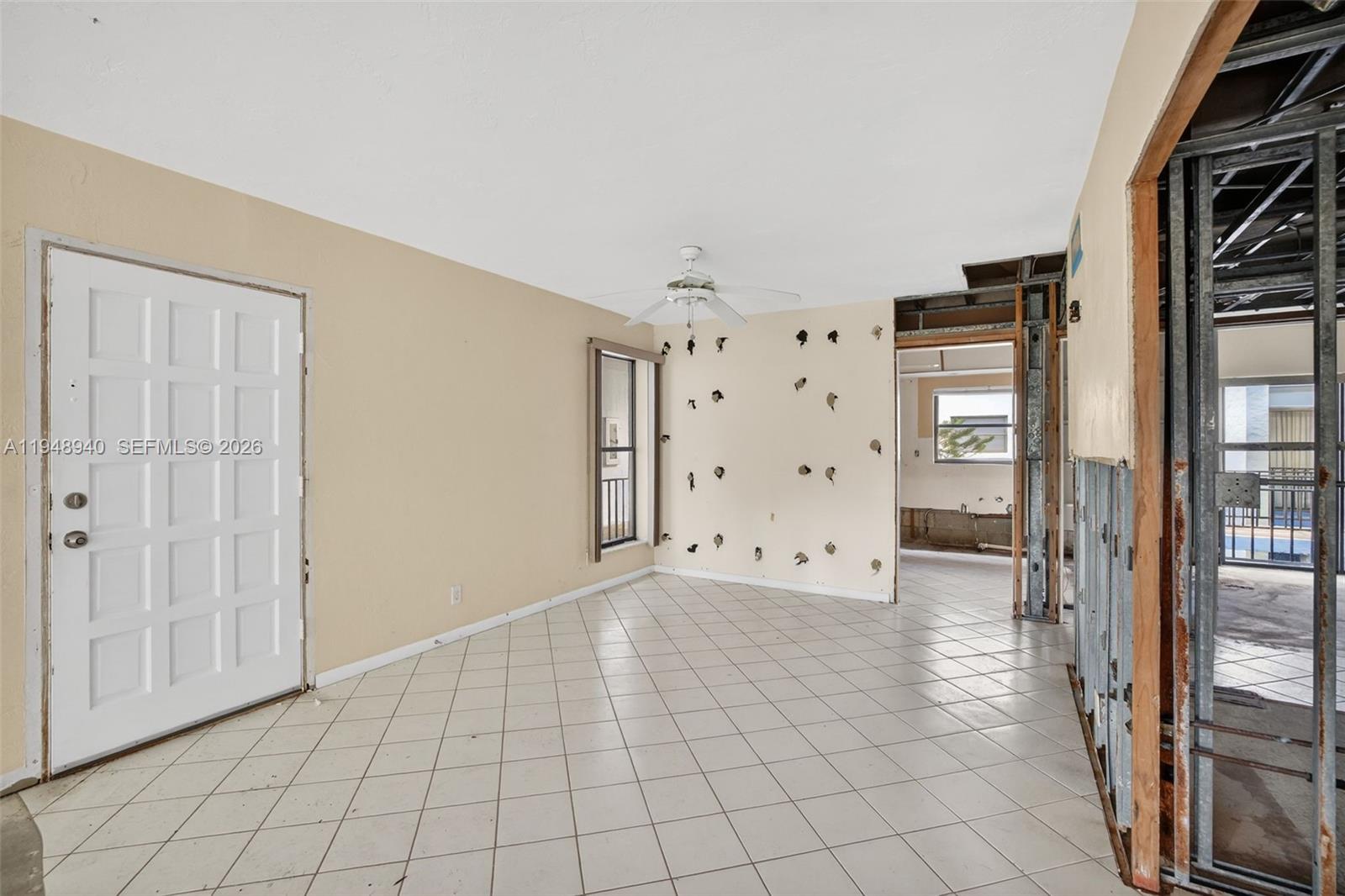 FALLS OF INVERRARY - Residential