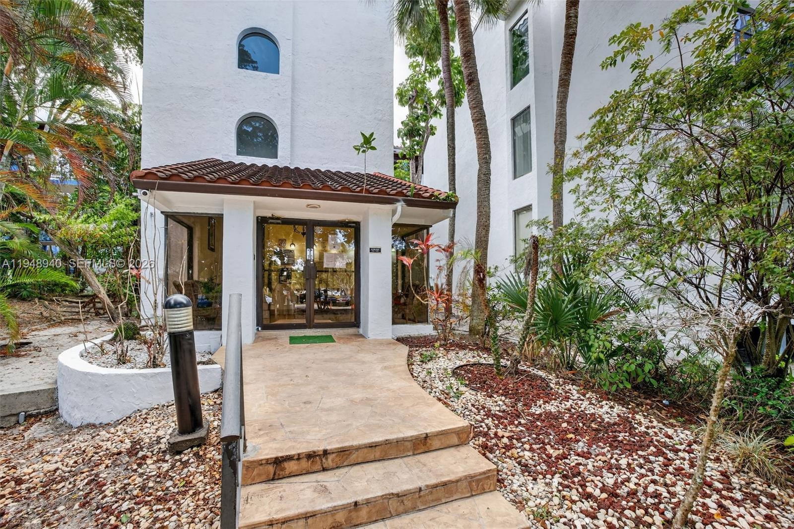 FALLS OF INVERRARY - Residential