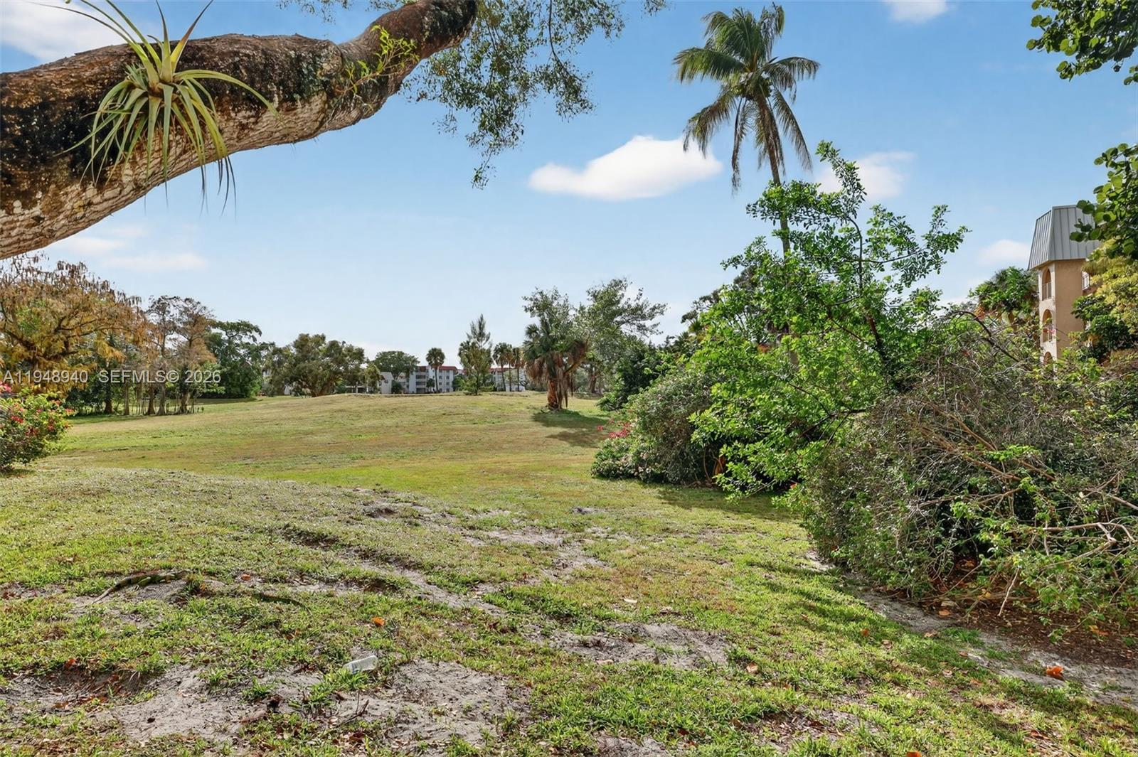 FALLS OF INVERRARY - Residential