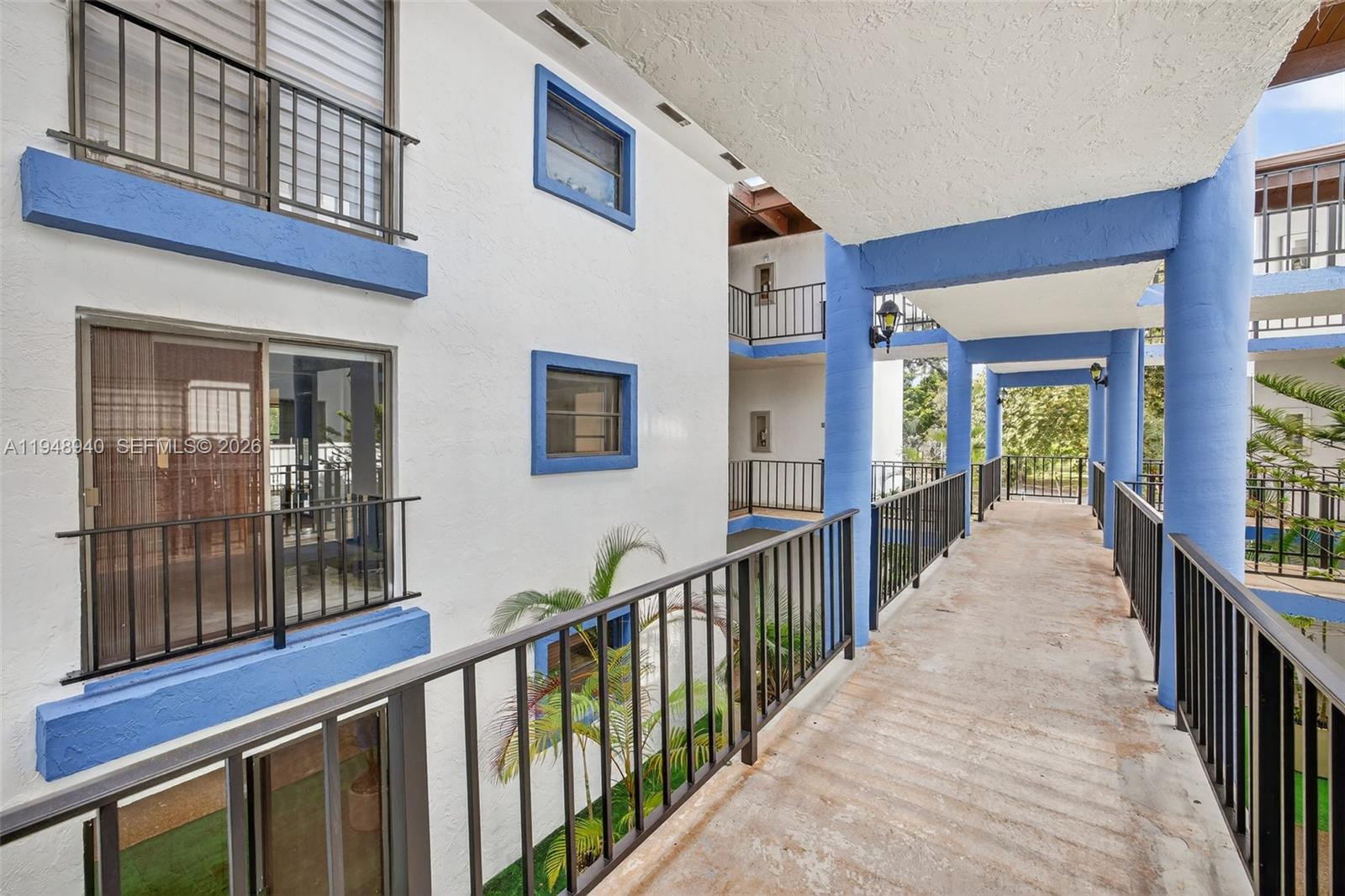 FALLS OF INVERRARY - Residential