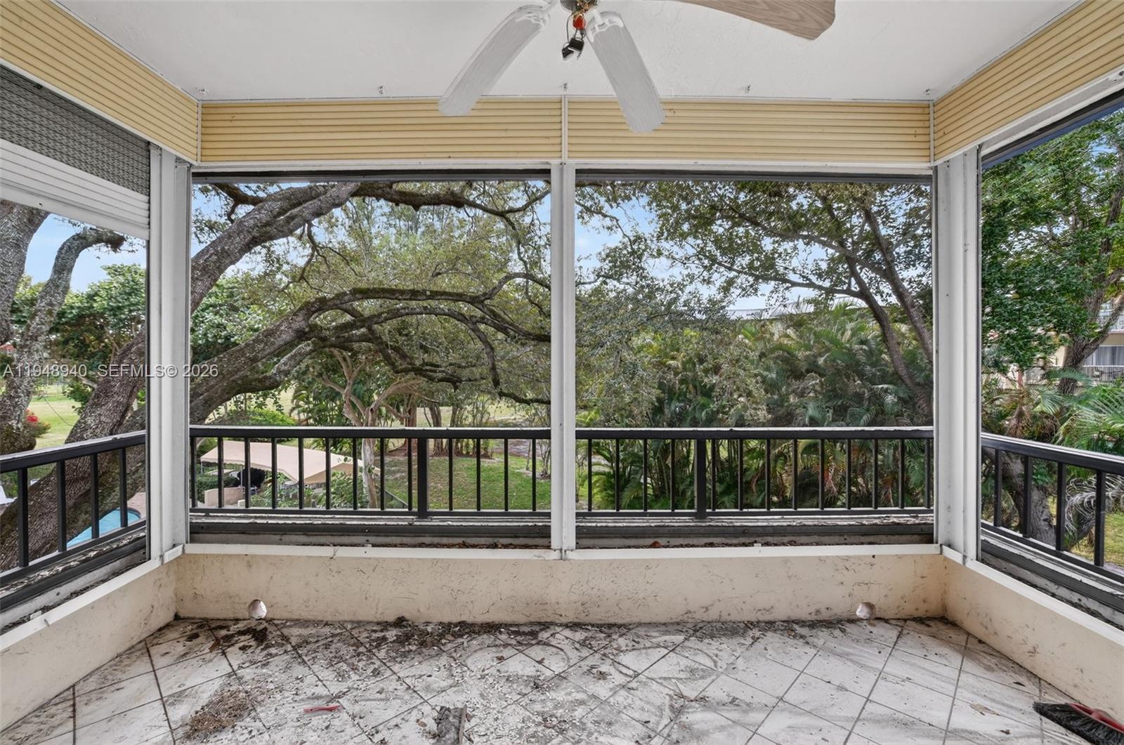 FALLS OF INVERRARY - Residential