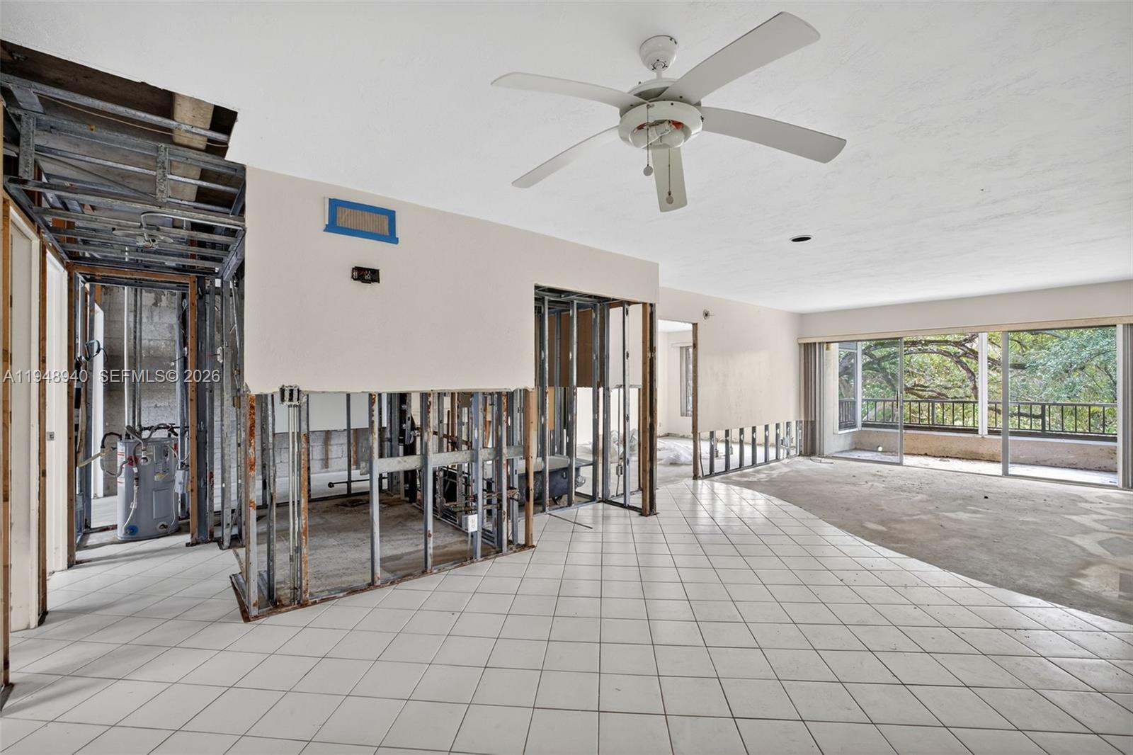 FALLS OF INVERRARY - Residential