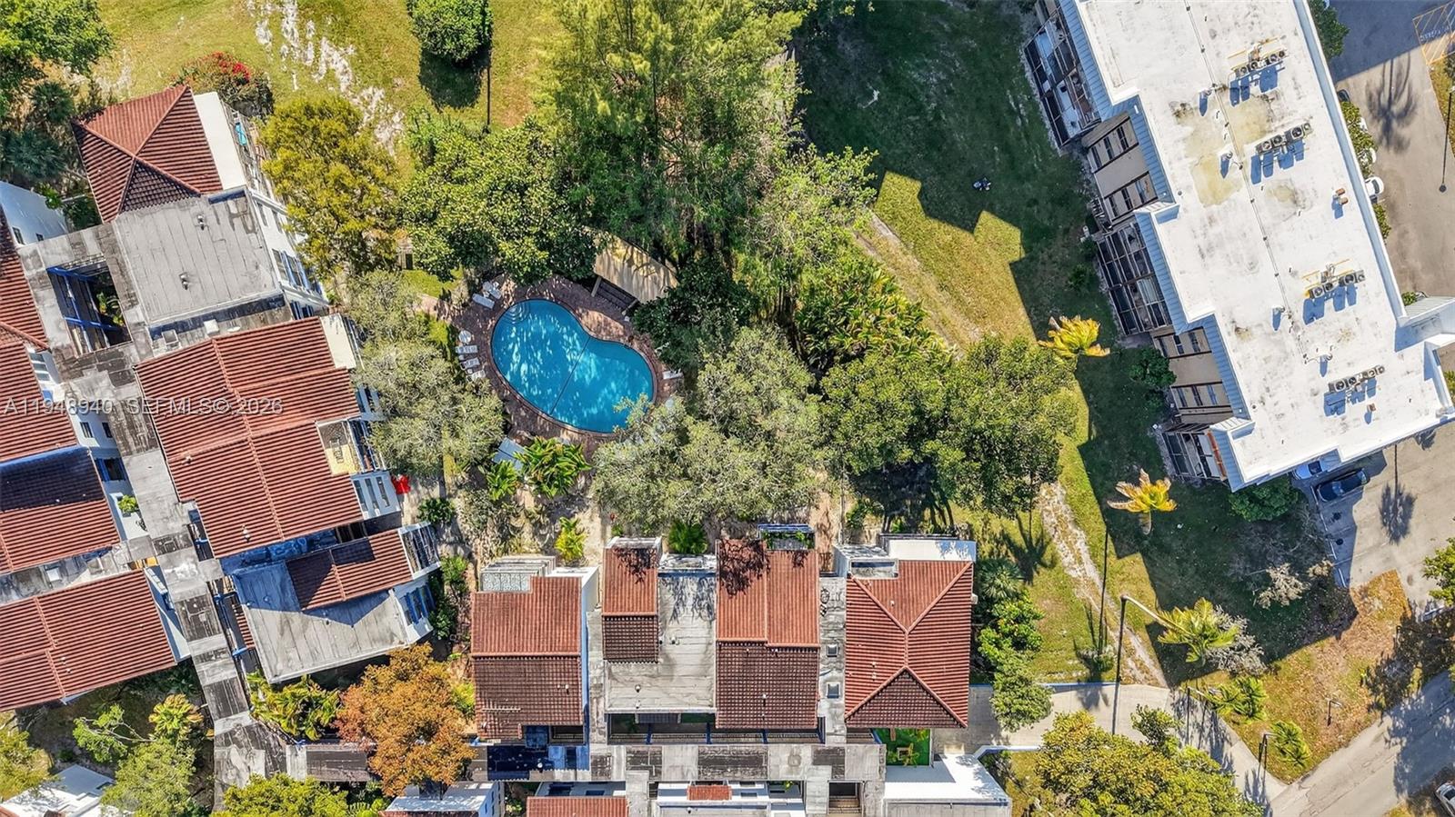 FALLS OF INVERRARY - Residential