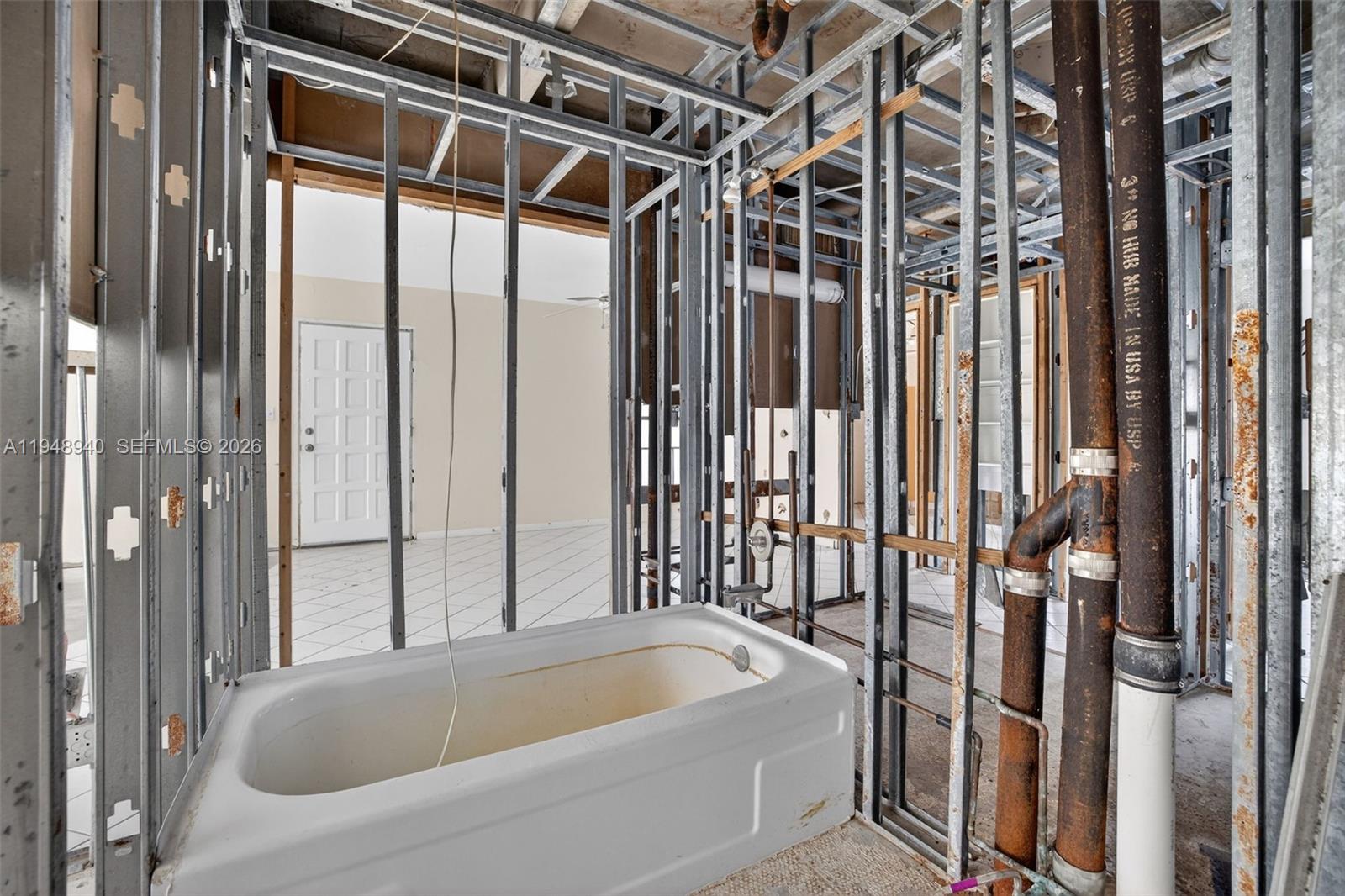 FALLS OF INVERRARY - Residential