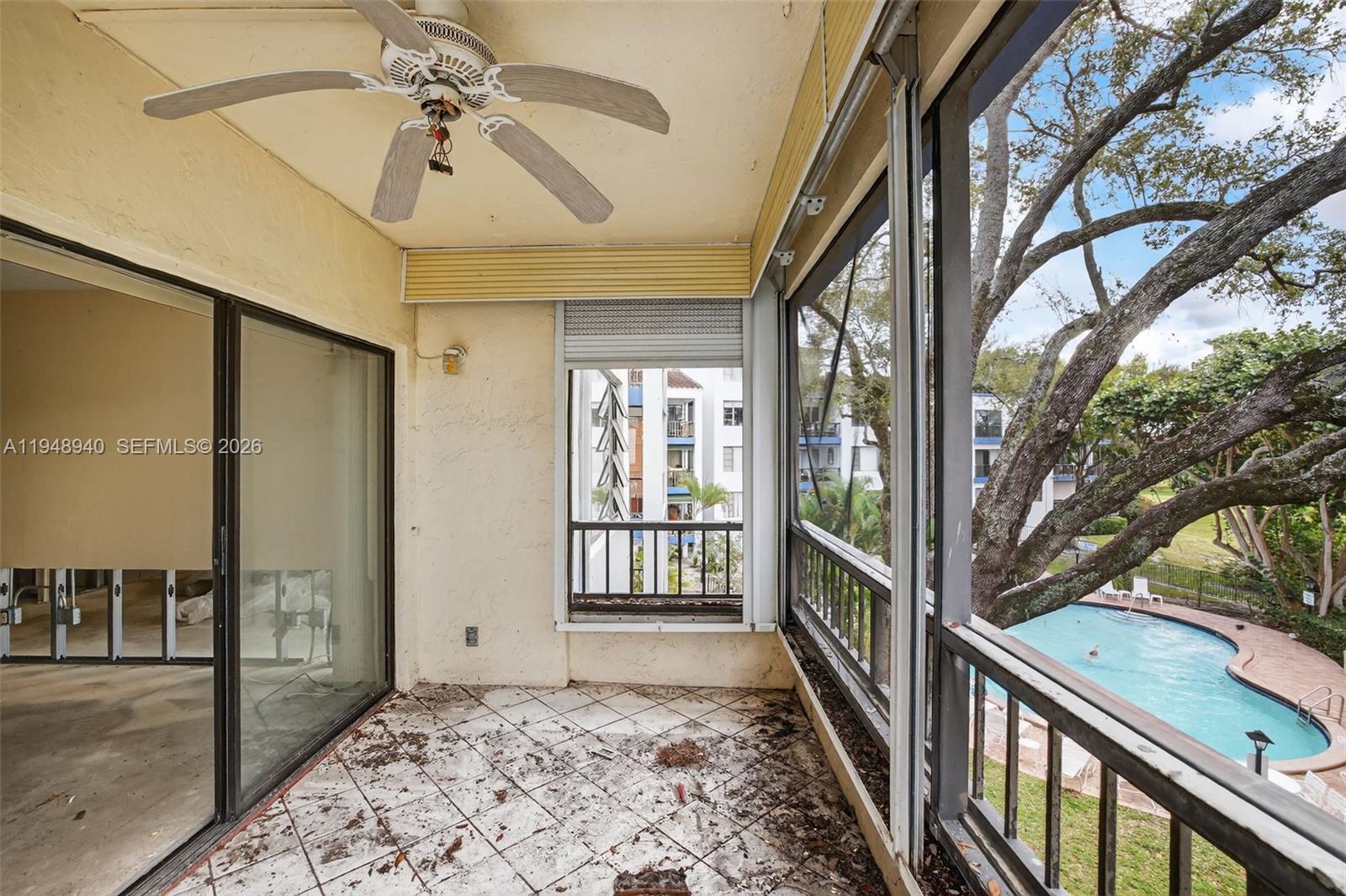 FALLS OF INVERRARY - Residential