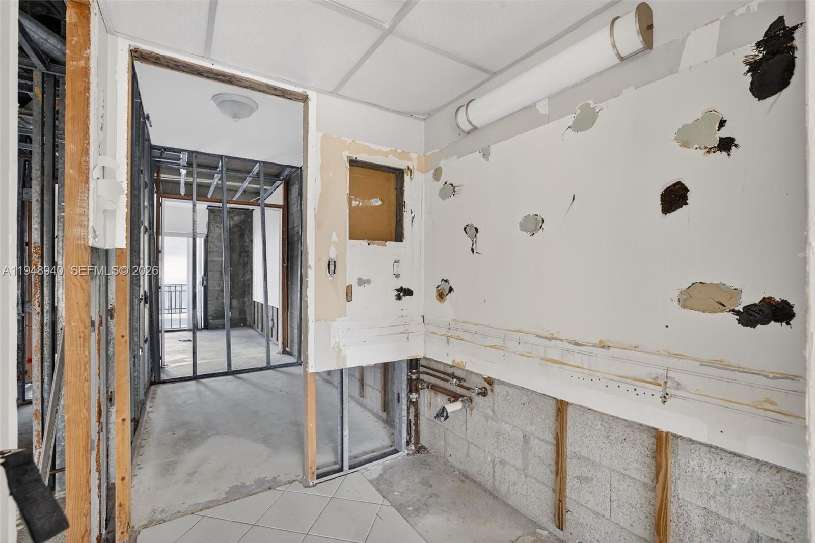 FALLS OF INVERRARY - Residential