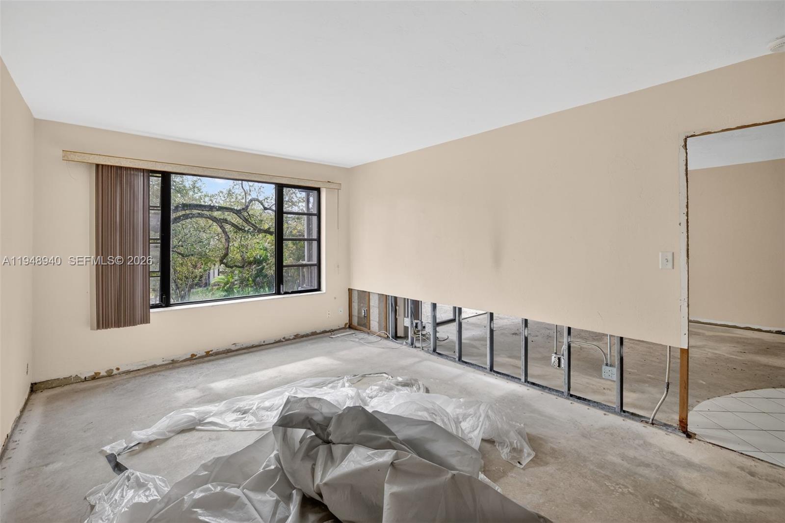 FALLS OF INVERRARY - Residential